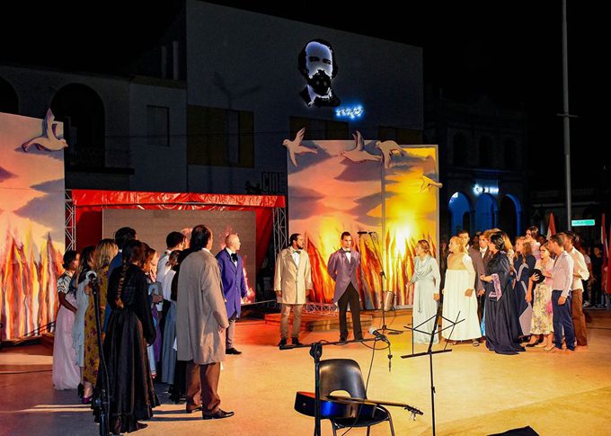 Bayamo marked the 151th anniversary of the set on fire of the city