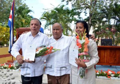 Toman posesión de sus cargos Gobernador y Vicegobernadora en Granma