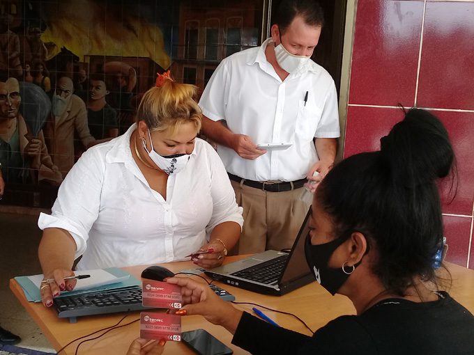 Cuban banking at the service of the people
