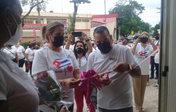 Ministra de Comercio Interior inauguró mercado industrial destinado a la venta de útiles del hogar y de artículos a plazo en Bayamo