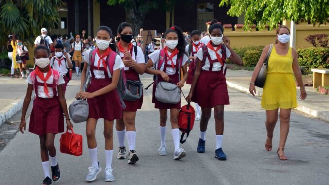 President Díaz-Canel stressed the restart of the school year in Cuba