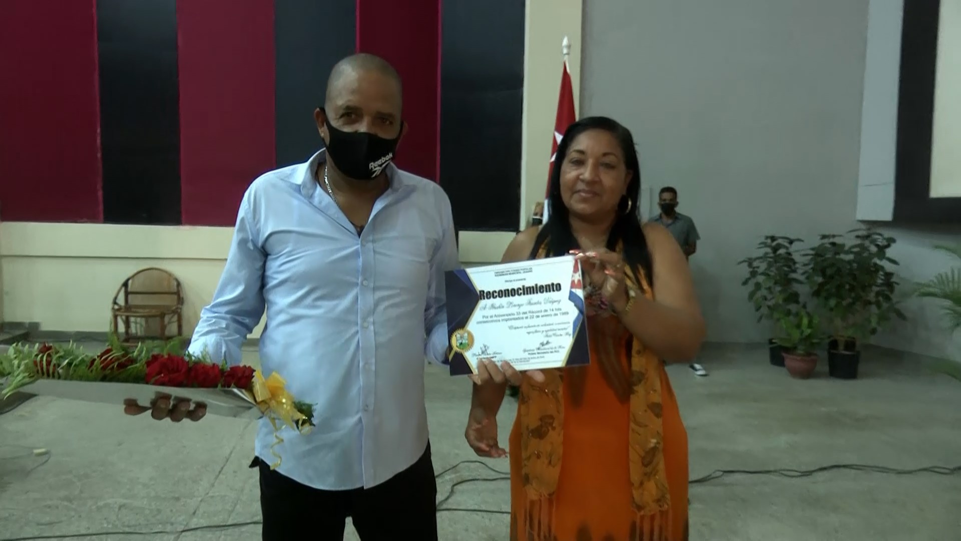 Reconoce Gobierno de Granma  a pelotero con récord mundial