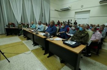 Díaz-Canel checks the weather situation in the country at the headquarters of the National Civil Defense General Staff