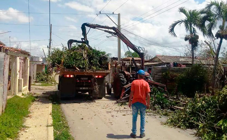Fuerte accionar de constructores en labores de recuperación en zonas afectadas por Ian