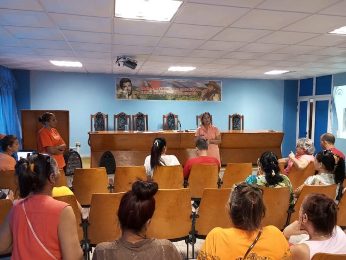 Realizaron taller contra la violencia de género en Recursos Hidráulicos Granma